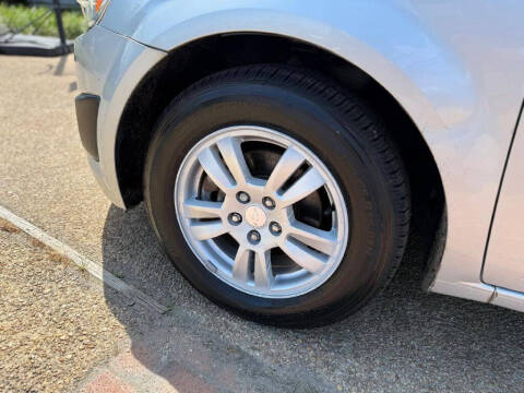 2013 Chevrolet Sonic LT Manual