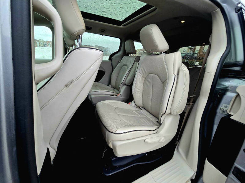 2018 Chrysler Pacifica Hybrid Limited