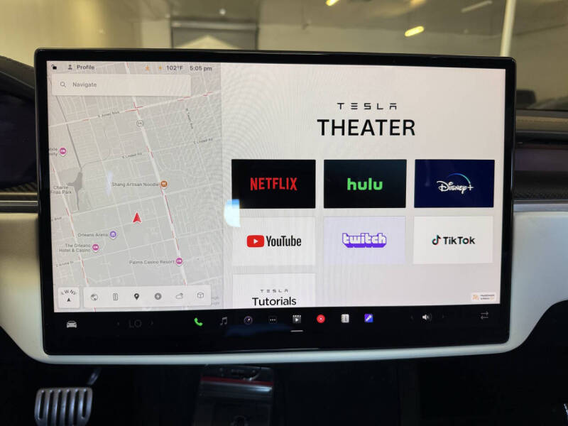 2022 Tesla Model S Plaid