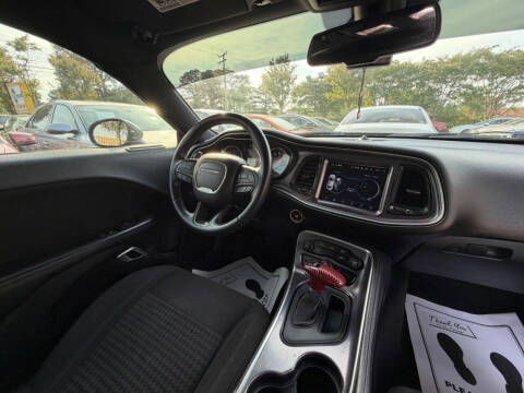 2017 Dodge Challenger SXT