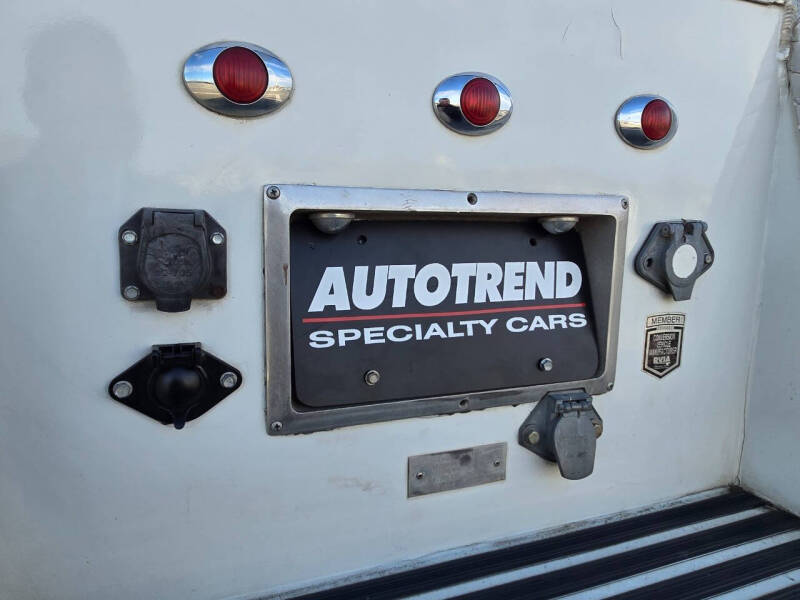 2005 Freightliner M2 106