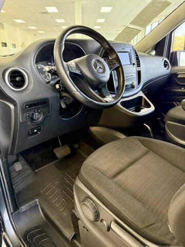 2016 Mercedes-Benz Metris Passenger