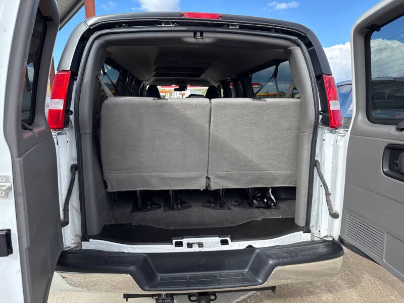 2023 GMC Savana LT 3500