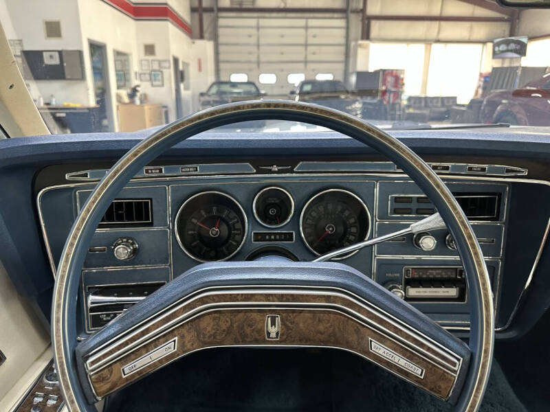 1975 Ford Thunderbird