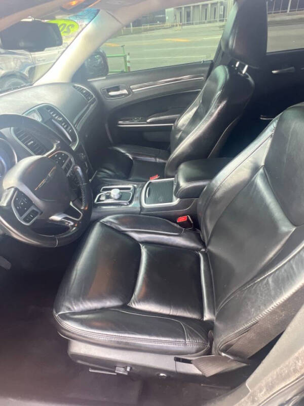 2021 Chrysler 300 Touring