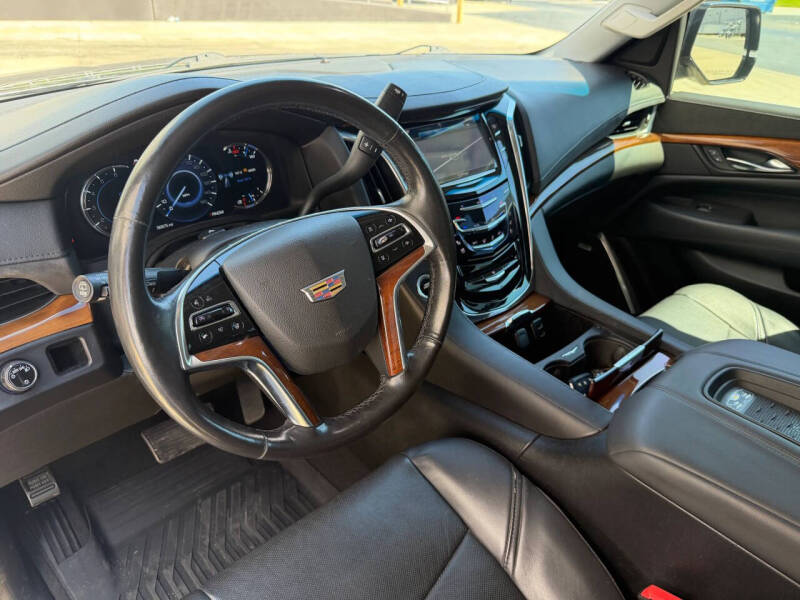 2016 Cadillac Escalade Standard