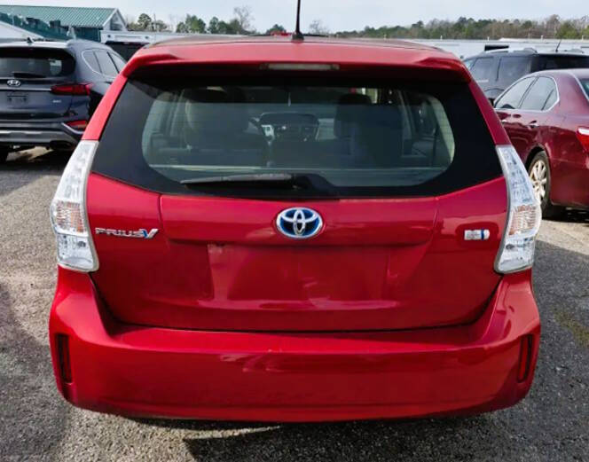 2013 Toyota Prius v Two