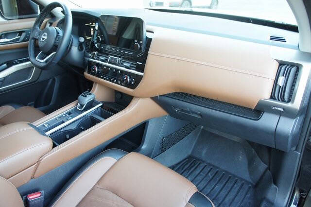 2023 Nissan Pathfinder Platinum