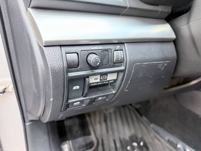 2010 Subaru Legacy 2.5i Premium