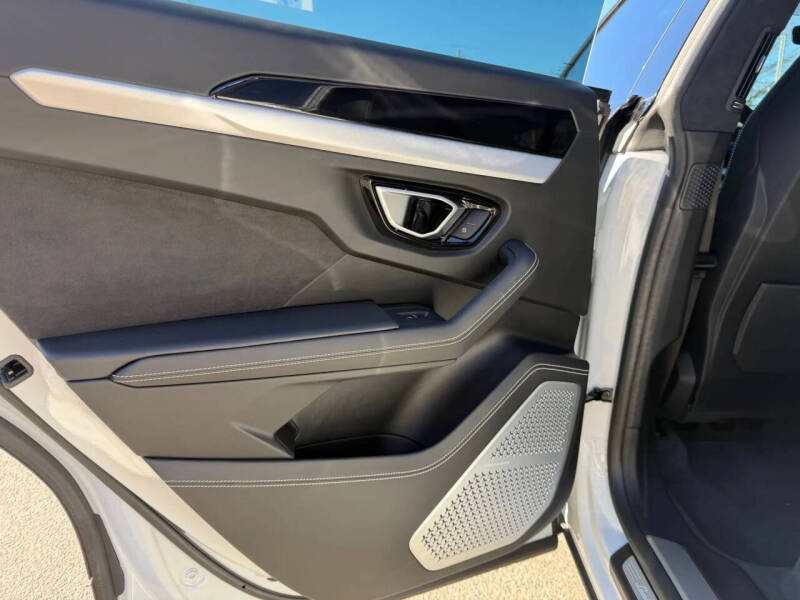 2020 Lamborghini Urus