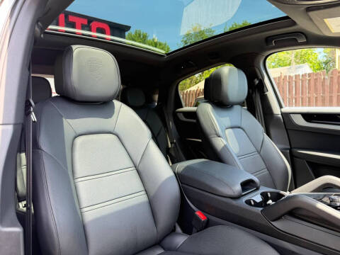2024 Porsche Cayenne S Coupe