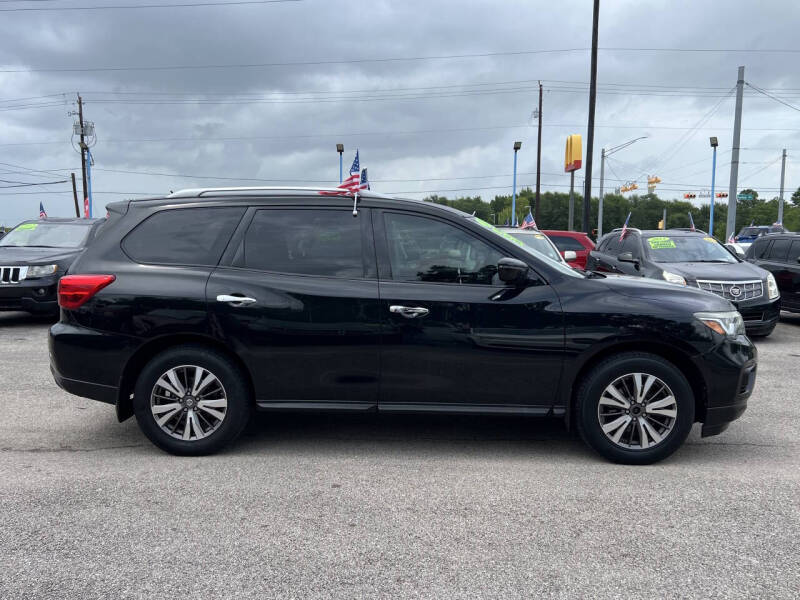 2017 Nissan Pathfinder S