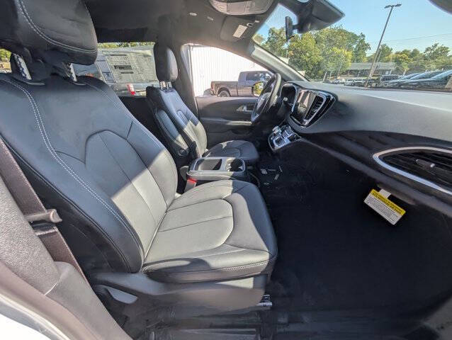 2026 Chrysler Voyager LX