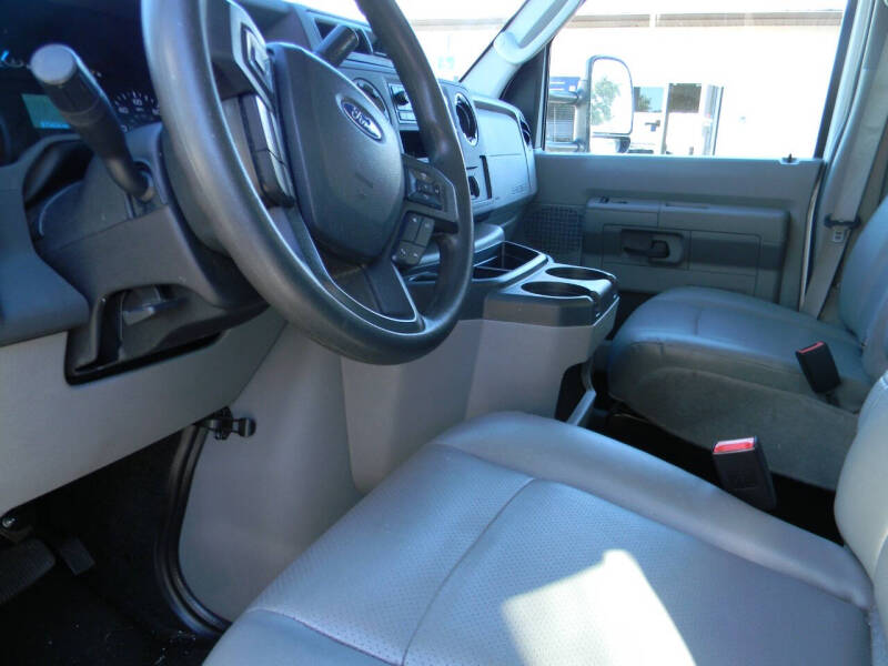 2023 Ford E-450