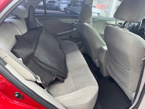 2011 Toyota Corolla LE