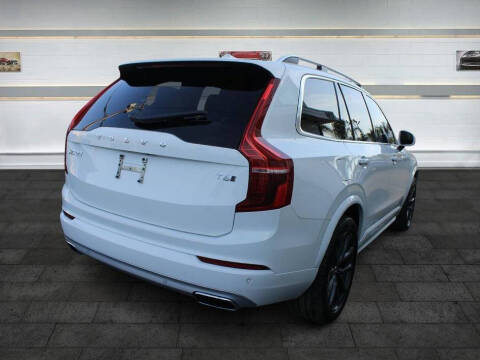 2016 Volvo XC90 T6 Momentum