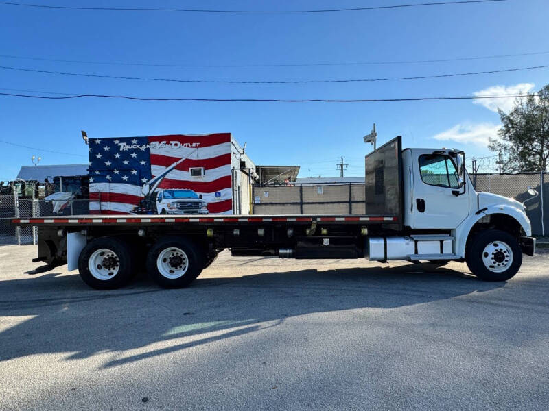 2017 Freightliner M2 106