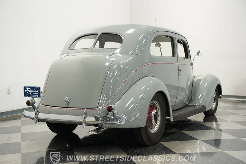 1937 Ford Tudor