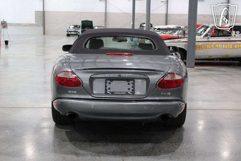 2004 Jaguar XKR
