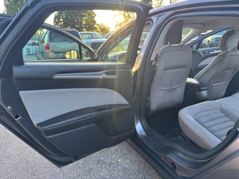 2013 Ford Fusion S