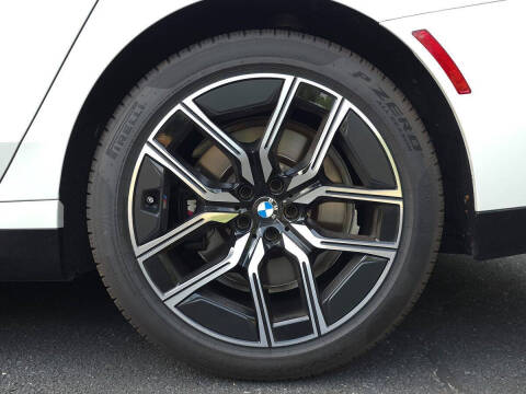 2023 BMW 7 Series 740i