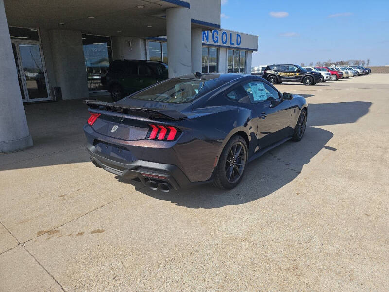 2025 Ford Mustang Dark Horse