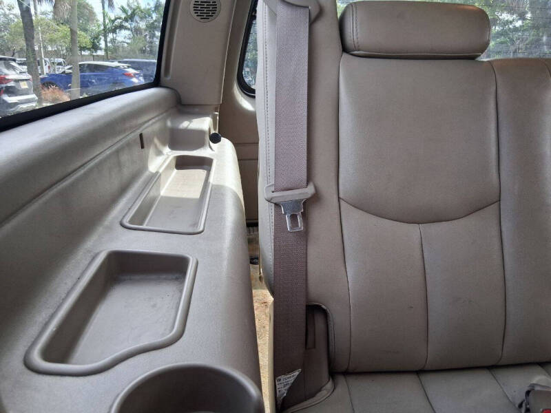 2004 GMC Yukon XL 1500 SLT