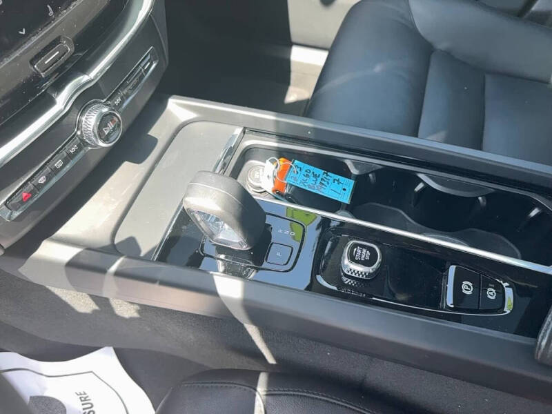 2023 Volvo XC60 B5 Core