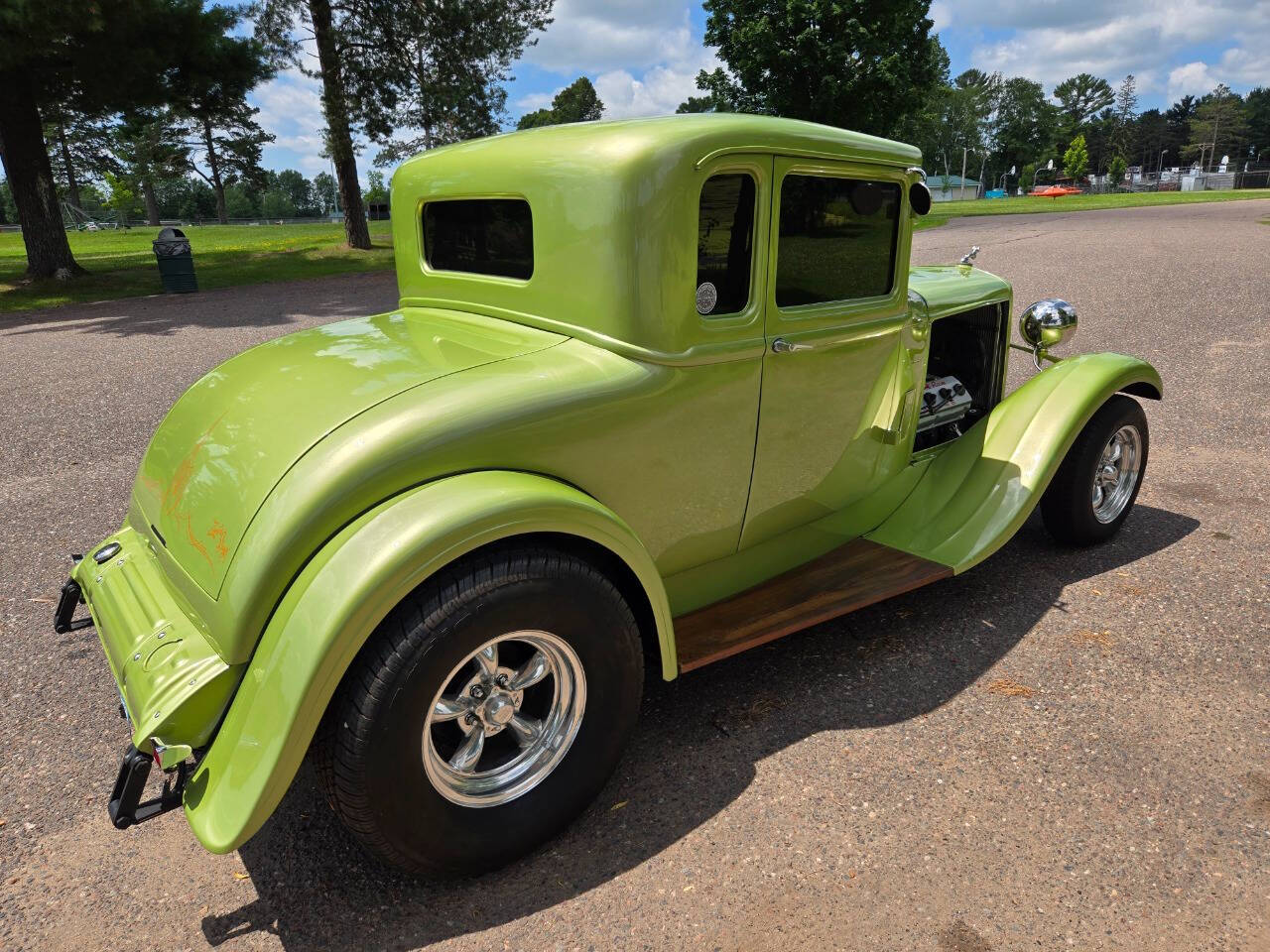 1930 Dodge 5-Window Coupe 118