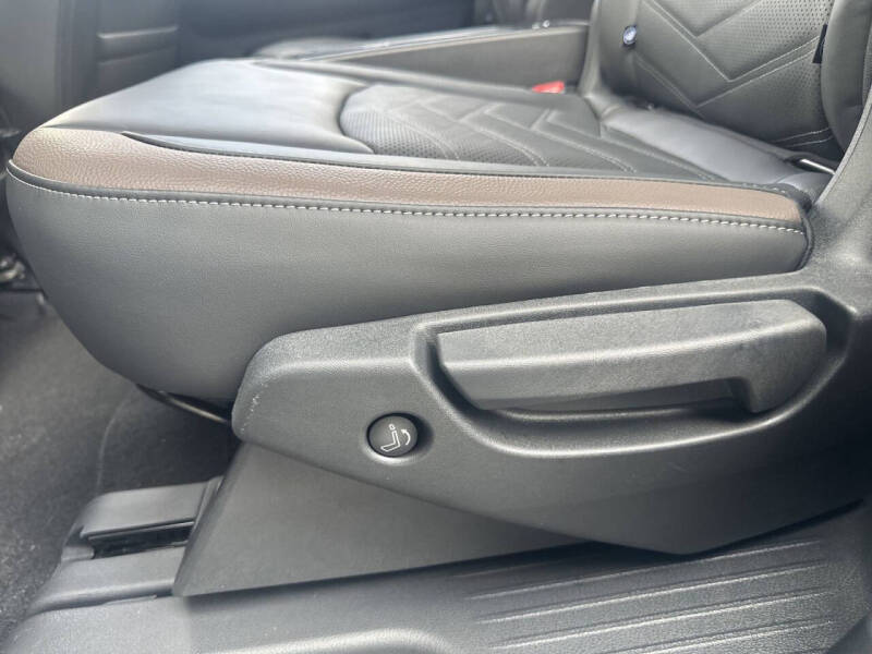 2025 Nissan Pathfinder Platinum