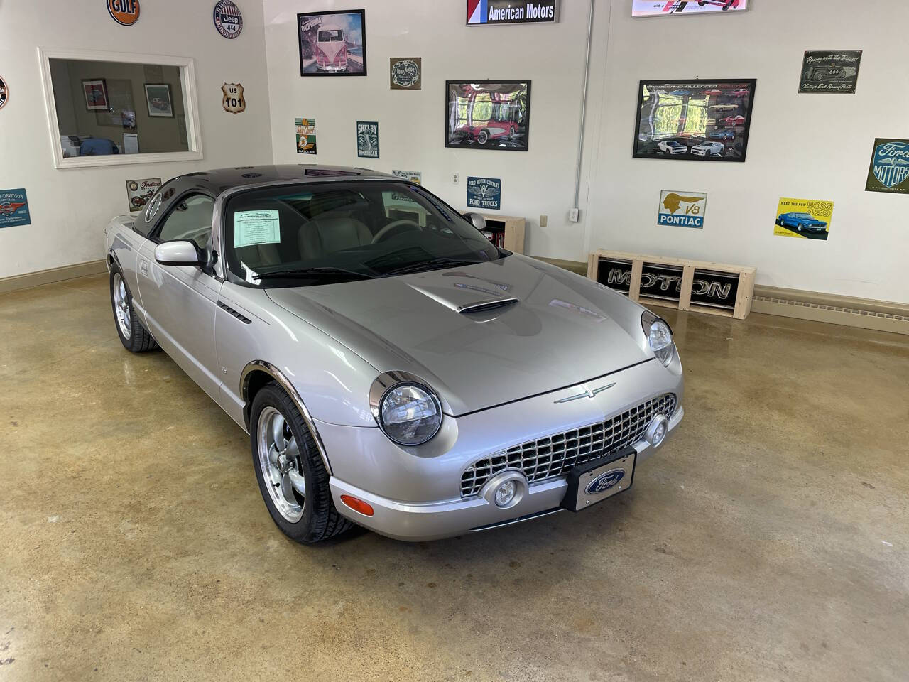 2004 Ford Thunderbird 2