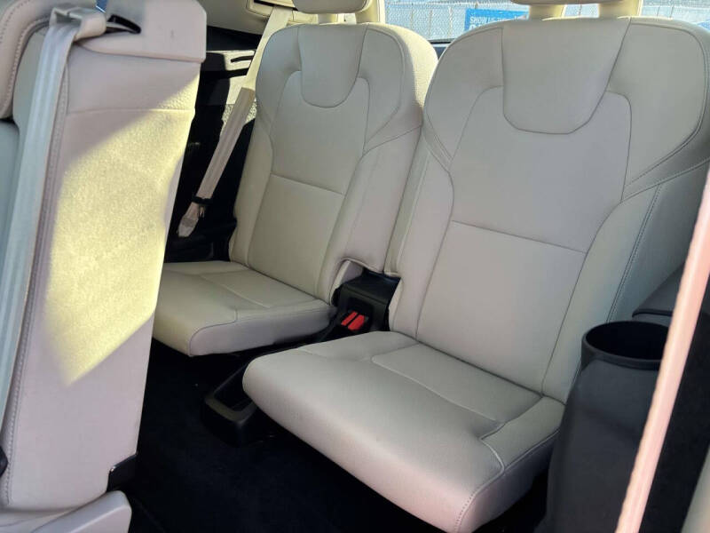 2020 Volvo XC90 T5 Momentum