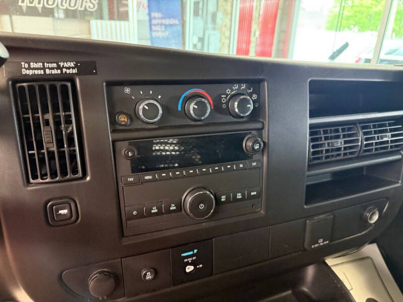 2024 GMC Savana 2500