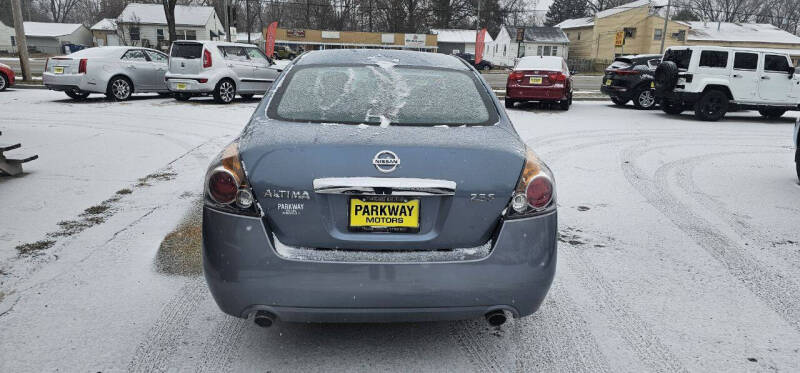 2012 Nissan Altima S photo 4