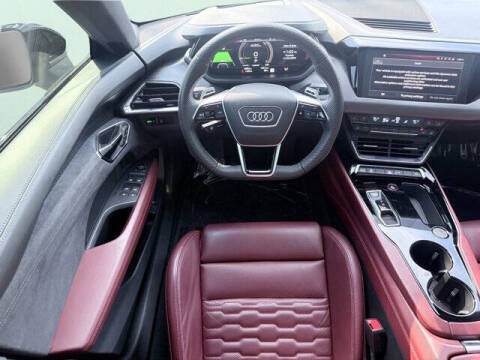 2024 Audi e-tron GT quattro Premium Plus