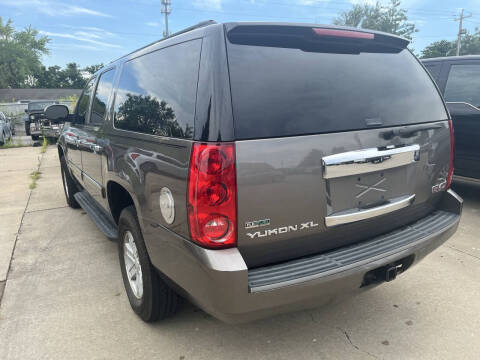 2011 GMC Yukon XL SLE