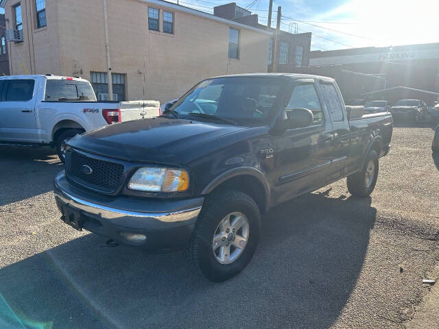 2002 Ford F-150 XL's photo