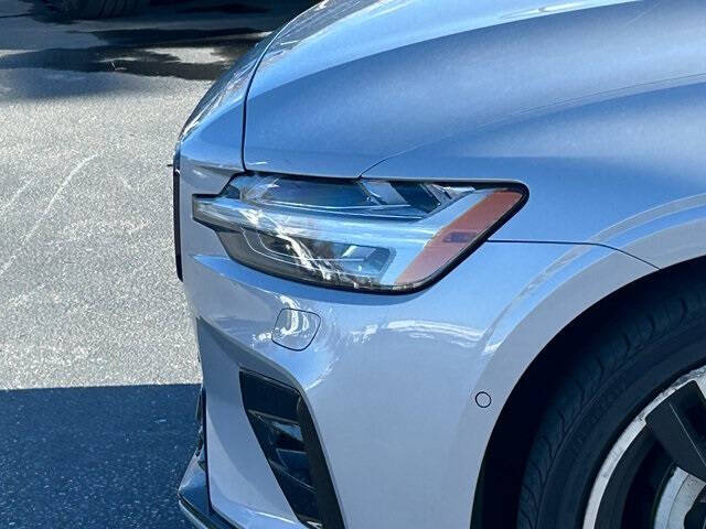 2024 Volvo S60 B5 Plus Dark Theme