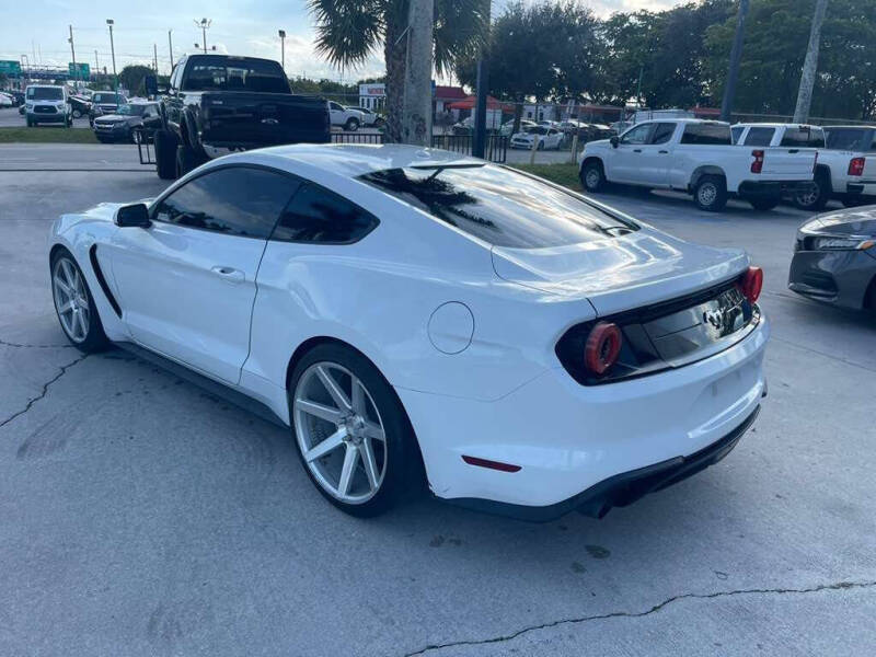 2019 Ford Mustang EcoBoost