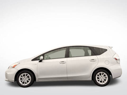 2014 Toyota Prius v Two