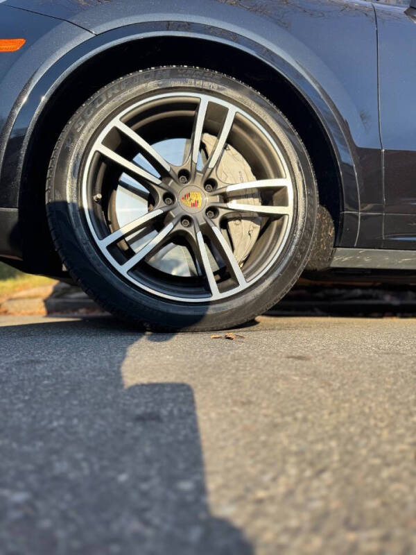 Image 8 of 2020 Porsche Cayenne Turbo Coupe