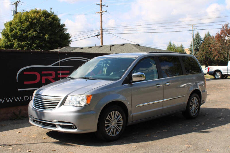 2014 Chrysler Town and Country for sale at Dream Auto Group in Shelby Township MI