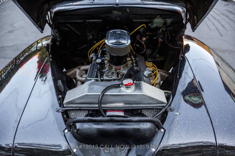 1948 Ford Super Deluxe