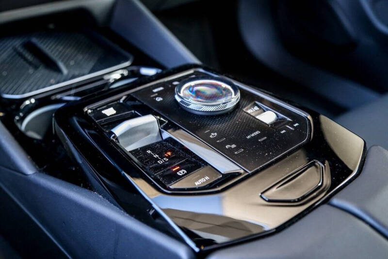 2025 BMW 5 Series 530i xDrive