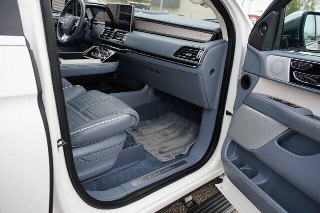 2024 Lincoln Navigator L Black Label