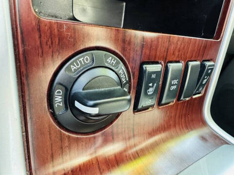 2011 Nissan Pathfinder LE