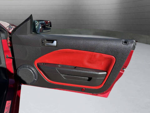 2005 Ford Mustang GT Deluxe