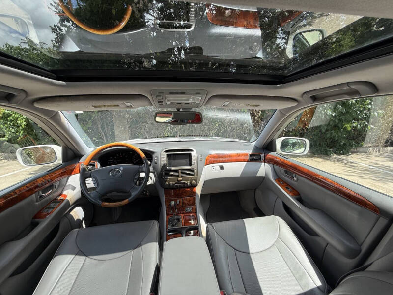 2004 Lexus LS 430