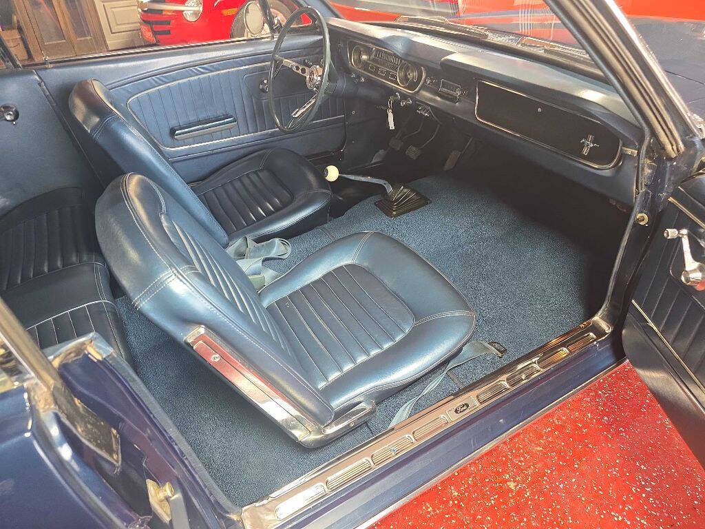 1965 Ford Mustang 37