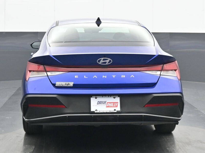 2025 Hyundai Elantra SE